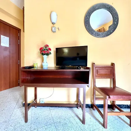 Apartment Double Or Triple, Free Wifi, Close To Restaurants In Playa Canteras Las Palmas de Gran Canaria