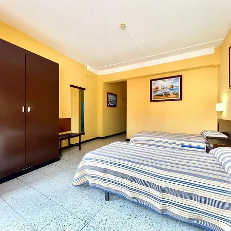Double Or Triple, Free Wifi, Close To Restaurants In Playa Canteras Las Palmas de Gran Canaria