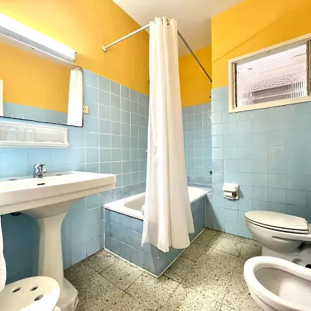 Double Or Triple, Free Wifi, Close To Restaurants In Playa Canteras Apartment